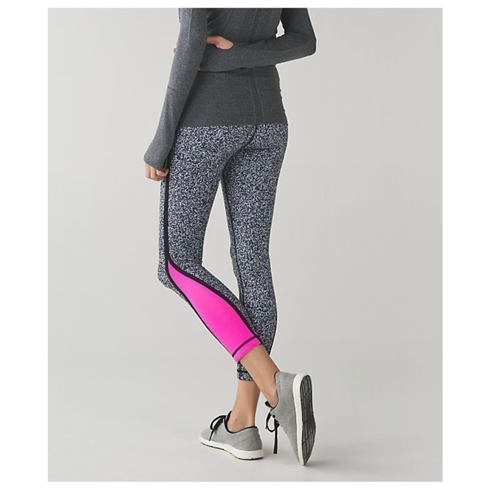 𝅺LULULEMON | Pace Tights Size 2 Flashblack Static Raspberry